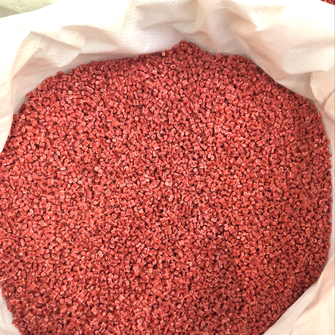 红色颗粒二级丙烯