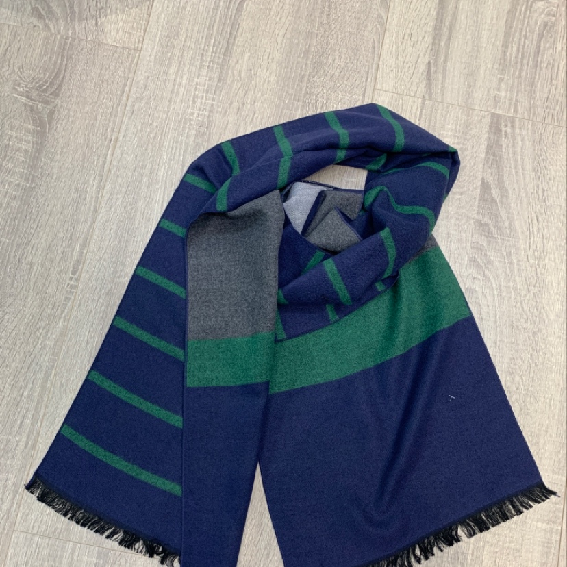 Men's Striped Scarf details Picture