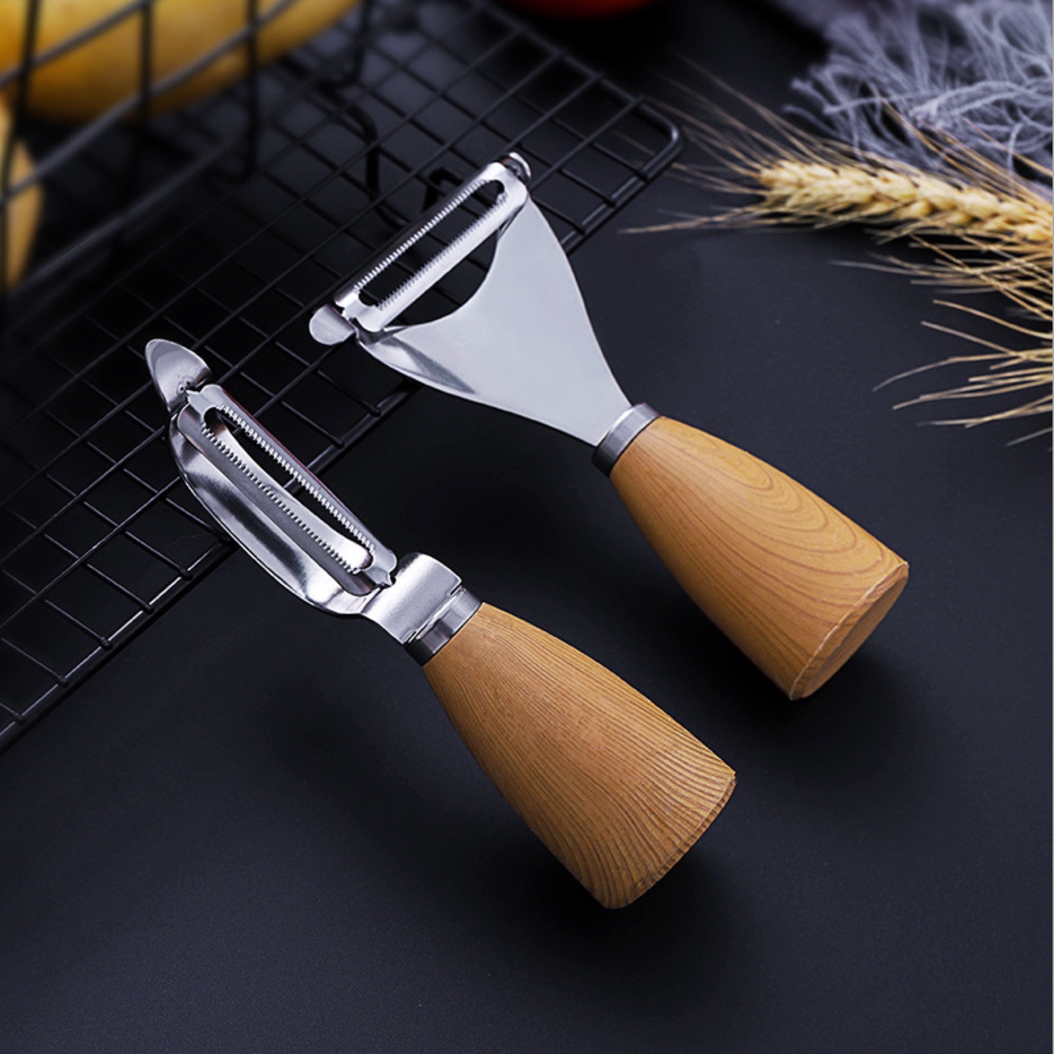 厂家直销创意厨房小工具用品水果削皮器多功能水果蔬菜多用皮瓜刨