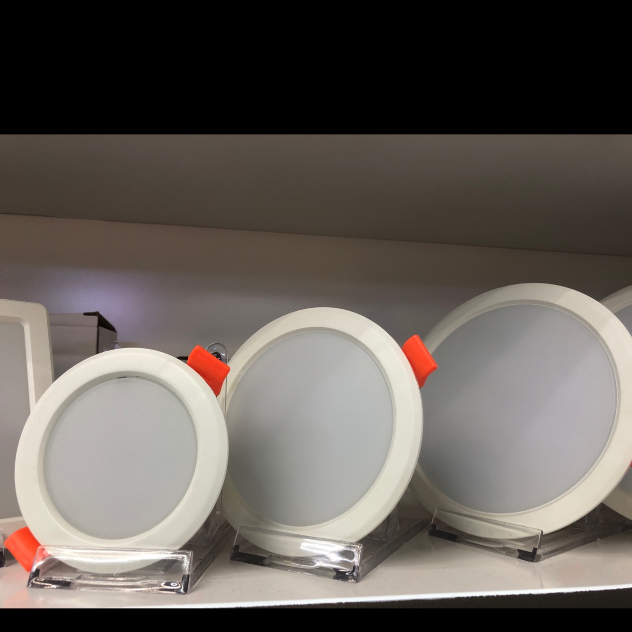 New LED manufacturers direct high - lit LED spotlights home business with 6W round PC downlights thumbnail