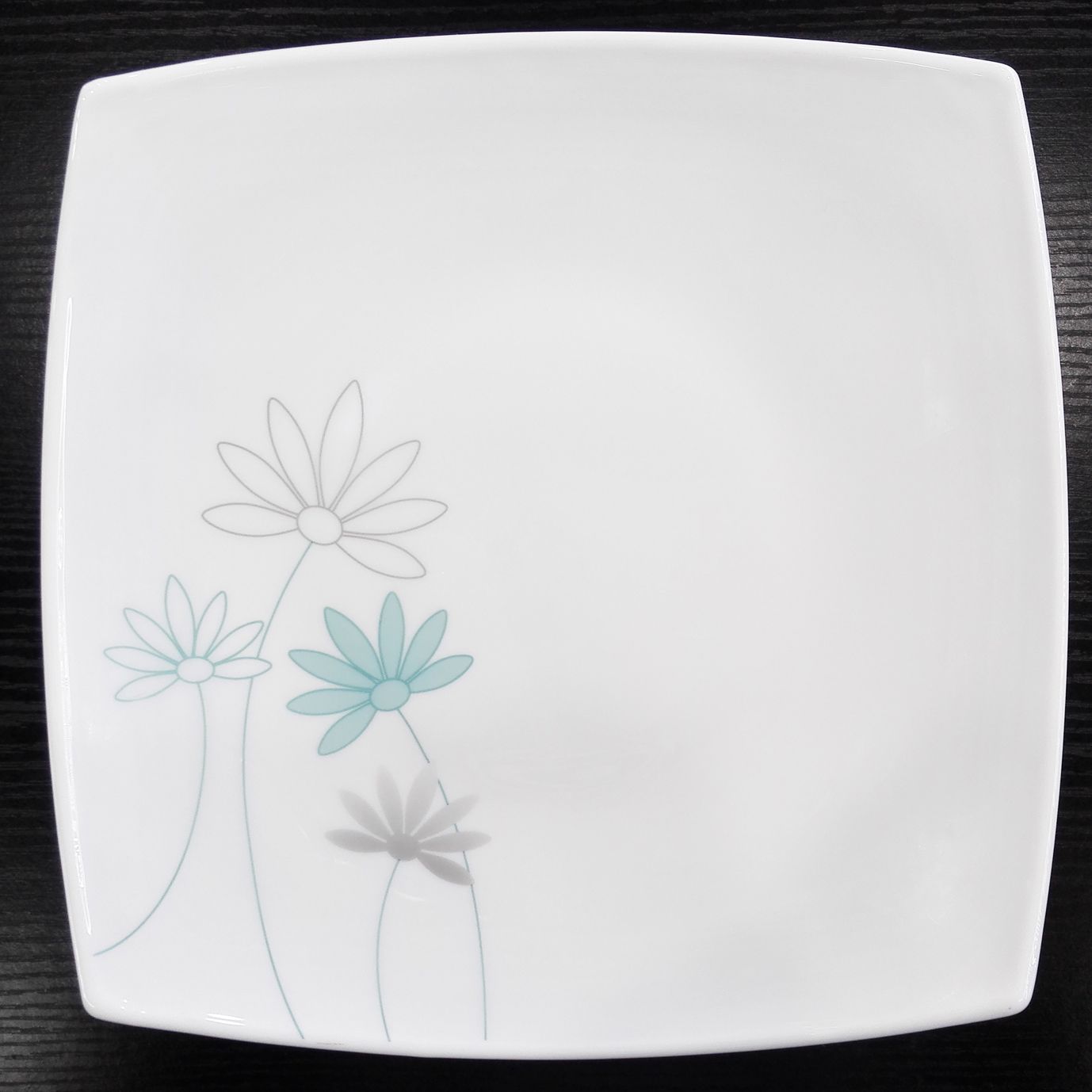 Yiwu Quality goods 29-head milky white glass tableware, including bowls, plates and plates, available with gold edges or baked flower patterns, as gifts for home use Application Scenario