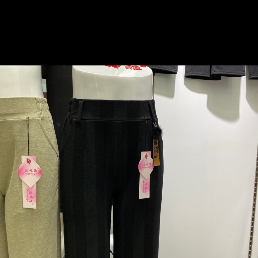 休闲裤产品图