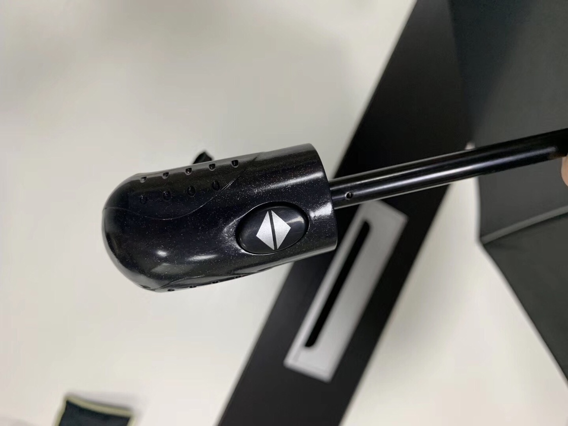 Three-fold self-opening and retractable umbrella details Picture