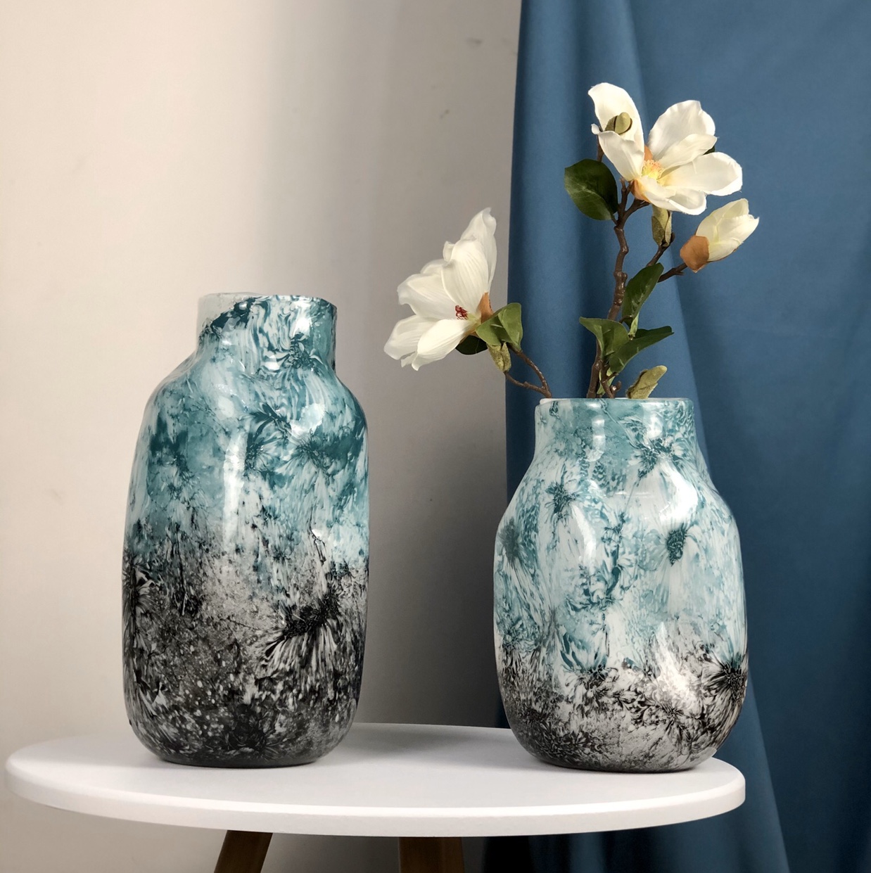 Chinese-style creative decorative sword and knife ornaments, ink-wash glass vases, living room flower arrangements, light luxury modern home decorations Specification image