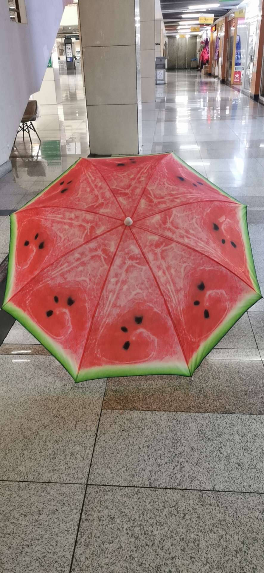 Factory direct sales of foreign trade sunshade beach umbrellas, outdoor advertising sun umbrellas, fruit pattern umbrellas Application Scenario