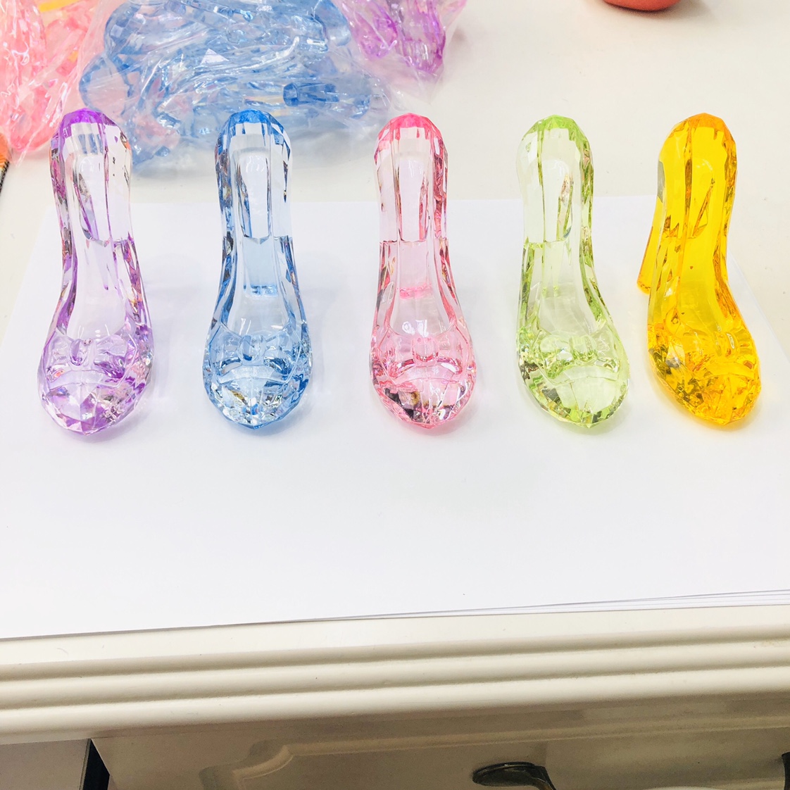 Manufacturers direct acrylic high heels crystal toy handicraft articles 74*116 thumbnail