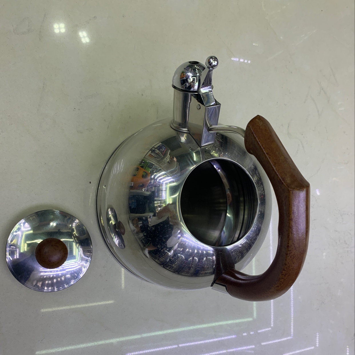 Stainless steel kettle, induction cooker and gas stove Specification image