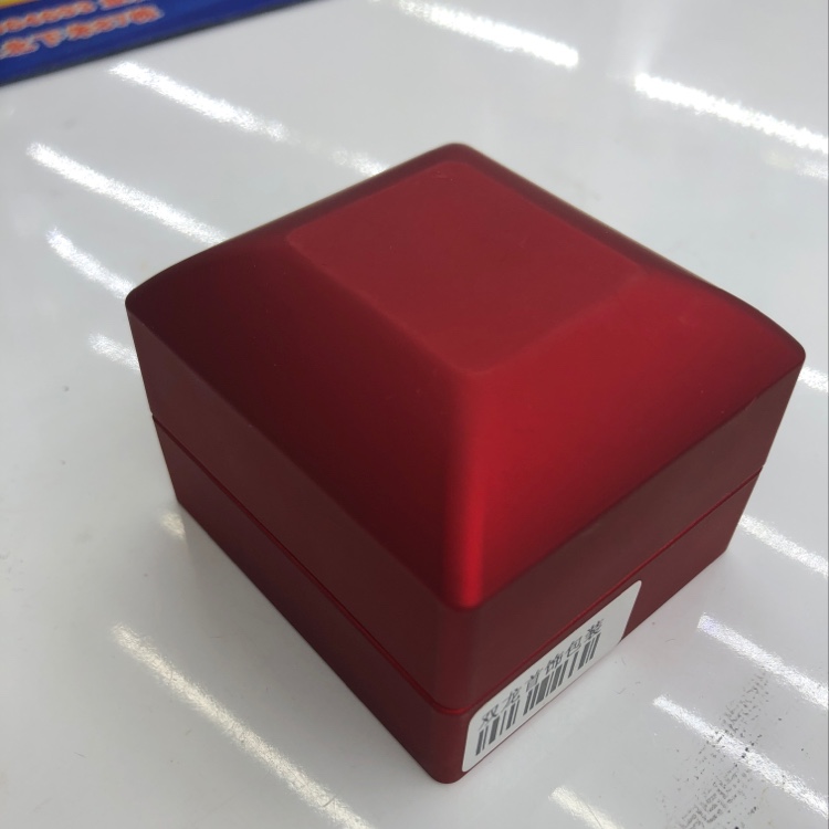 LED high-end jewelry storage boxes, ring boxes, bracelet boxes, chain boxes, set boxes, pendant boxes, necklace boxes, jewelry boxes, gift boxes, packaging boxes, watch boxes, paper boxes and various jewelry display props Specification image