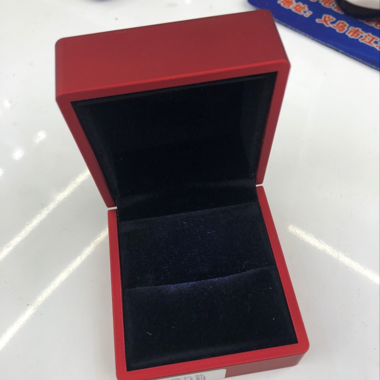 LED high-end jewelry storage boxes, ring boxes, bracelet boxes, chain boxes, set boxes, pendant boxes, necklace boxes, jewelry boxes, gift boxes, packaging boxes, watch boxes, paper boxes and various jewelry display props details Picture