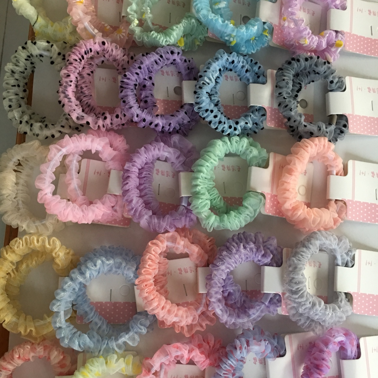 40 installs the spring color foundation hair circle south Korean ins web celebrity the head rope female contracted to tie the hair rubber band temperament hair rope thumbnail