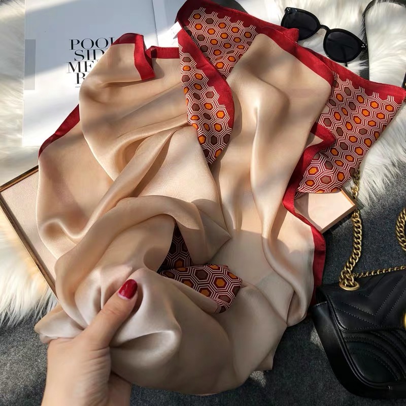 Stylish Scarf And Shawl details Picture