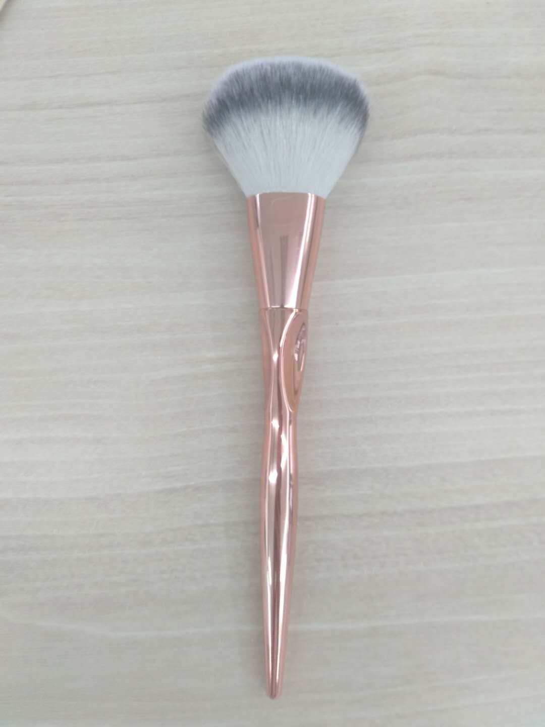 Makeup tool: Blush brush