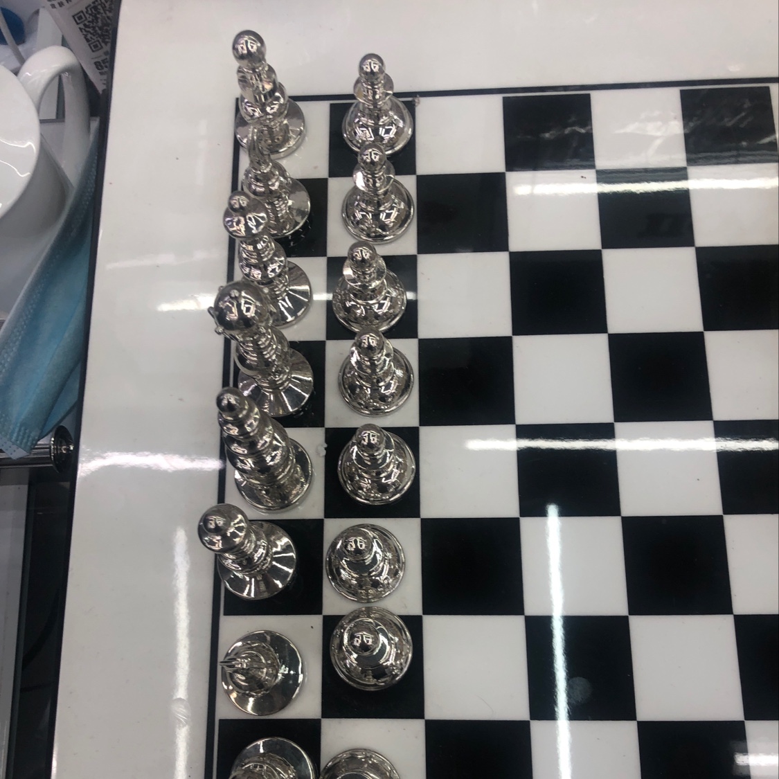金属国际象棋细节图
