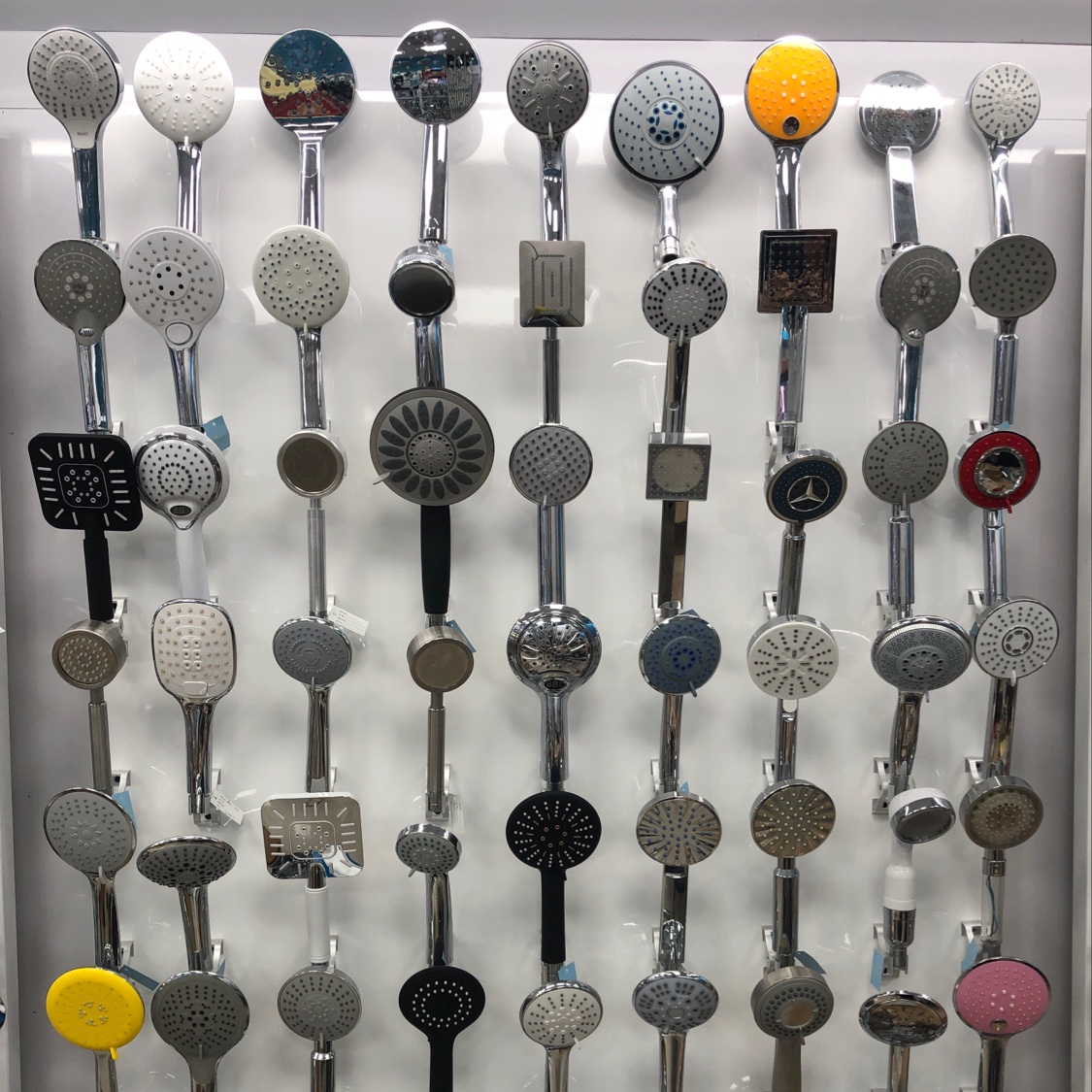 Showerhead full figure
