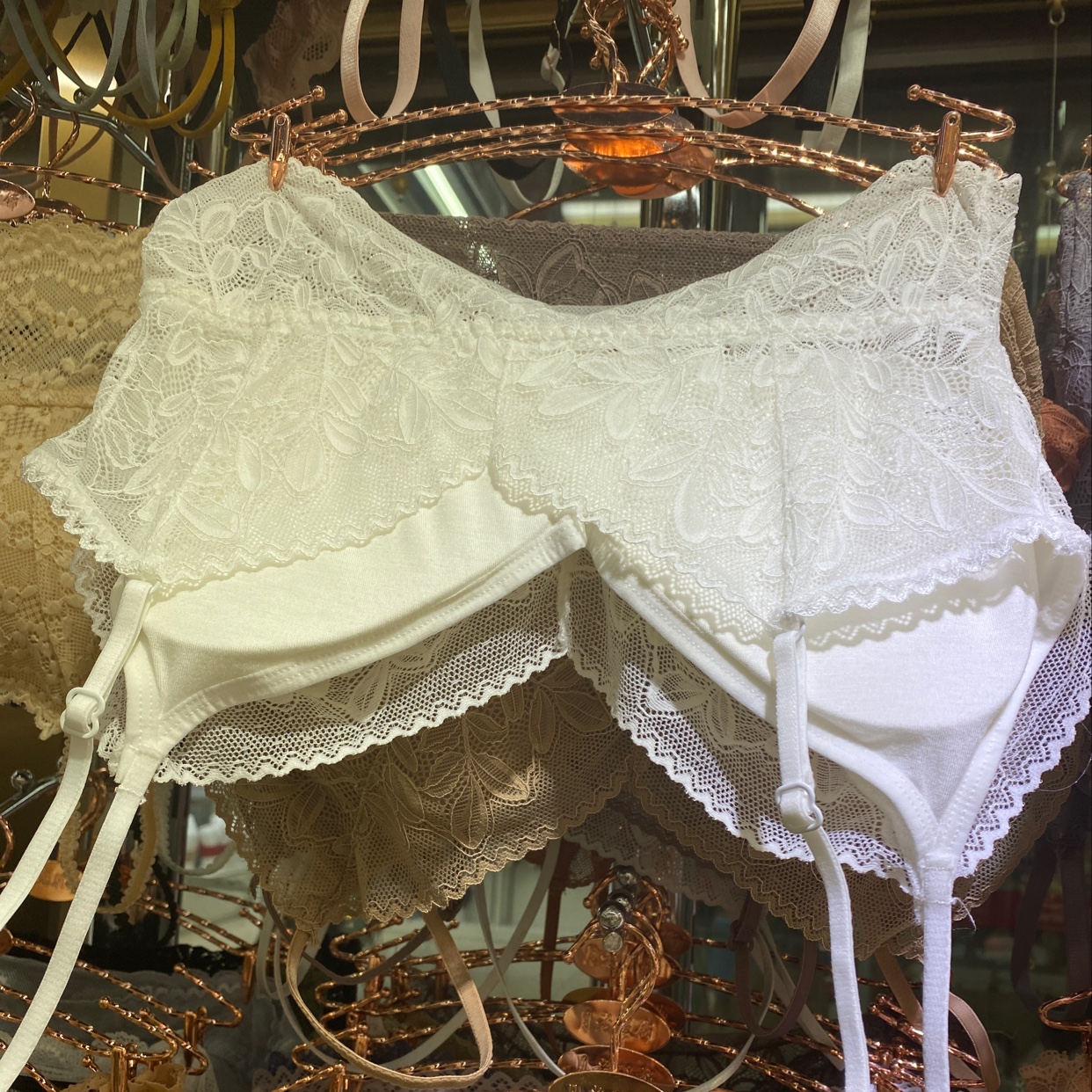 Best-selling lace bra with a beautiful back Specification image