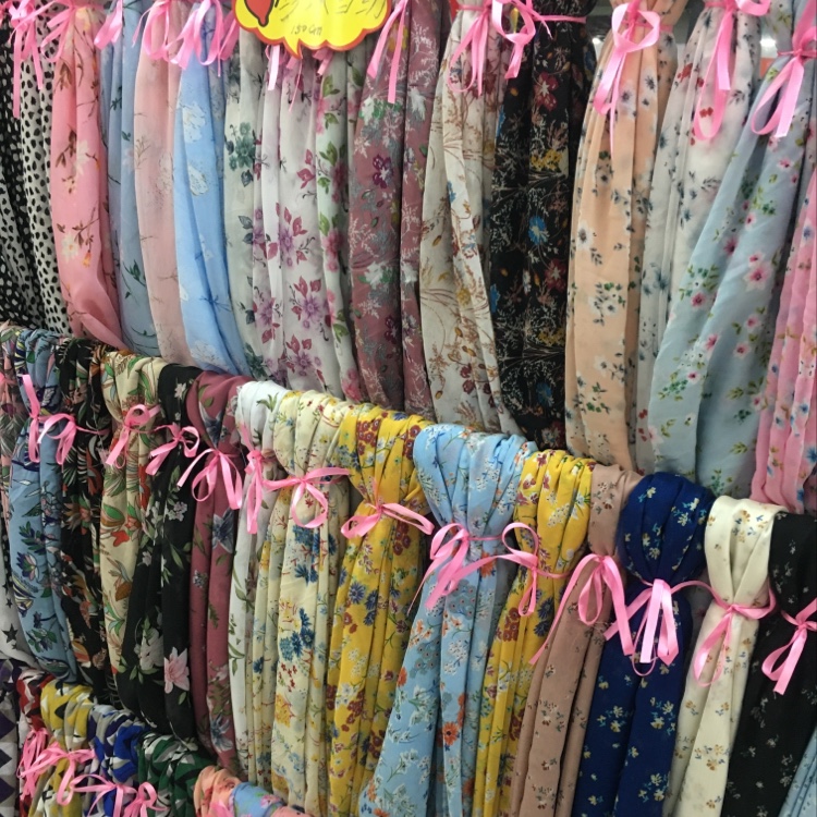 Chiffon clothing fabric, accessory fabric, scarf fabric details Picture