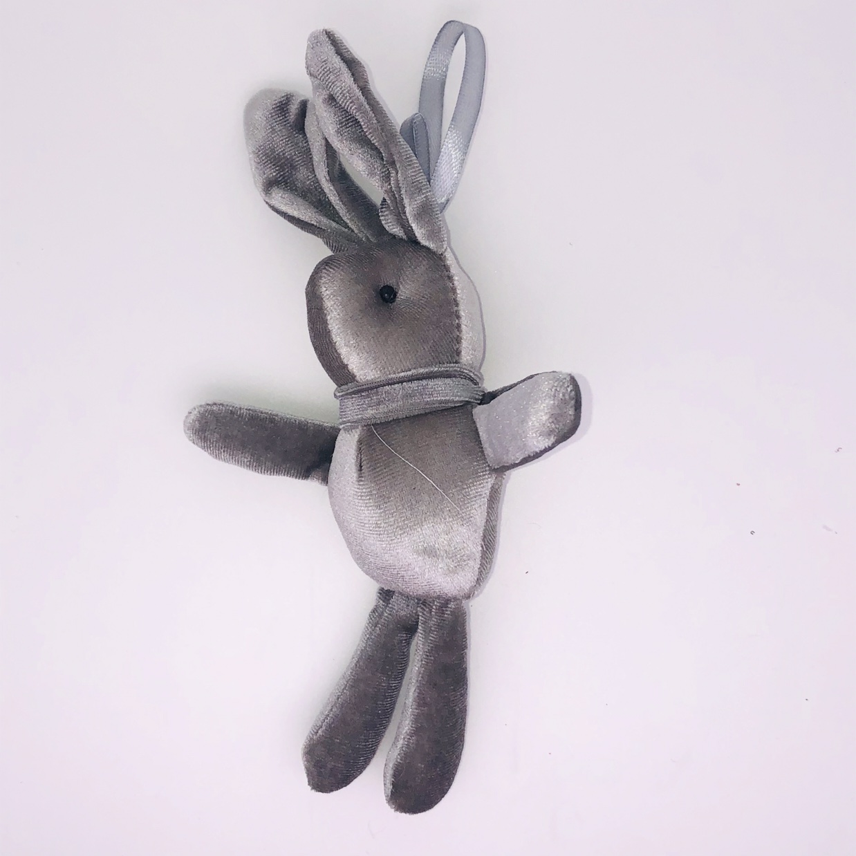 Plush toy pendants, rabbit keychains, hanging decorations, wishing rabbit claw machines, clothing accessories, wedding scattering gifts for women Specification image