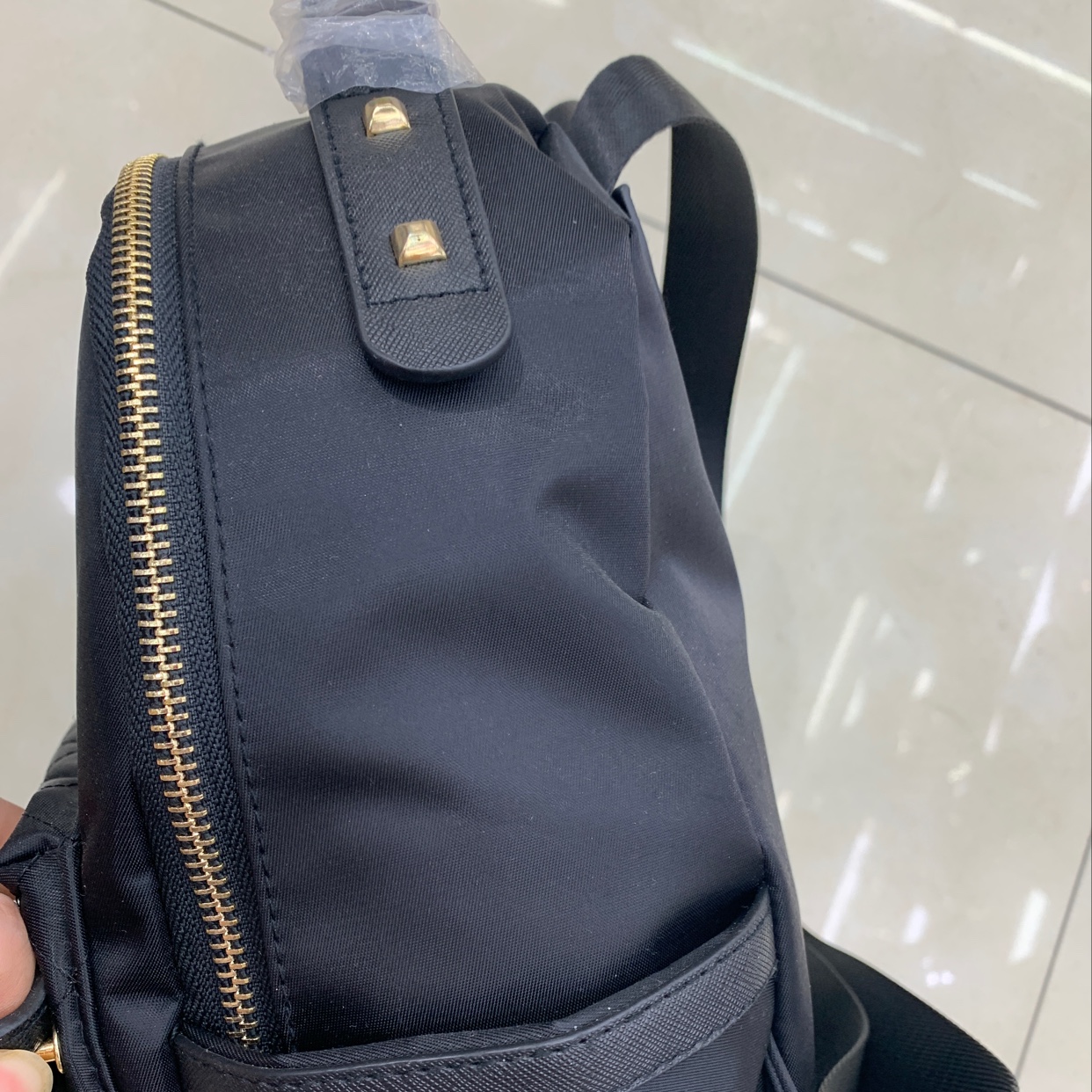 休闲双肩包细节图