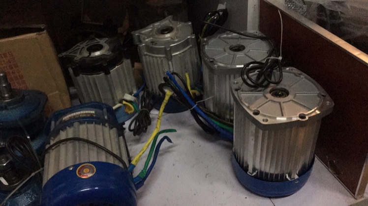 Fork speed motor