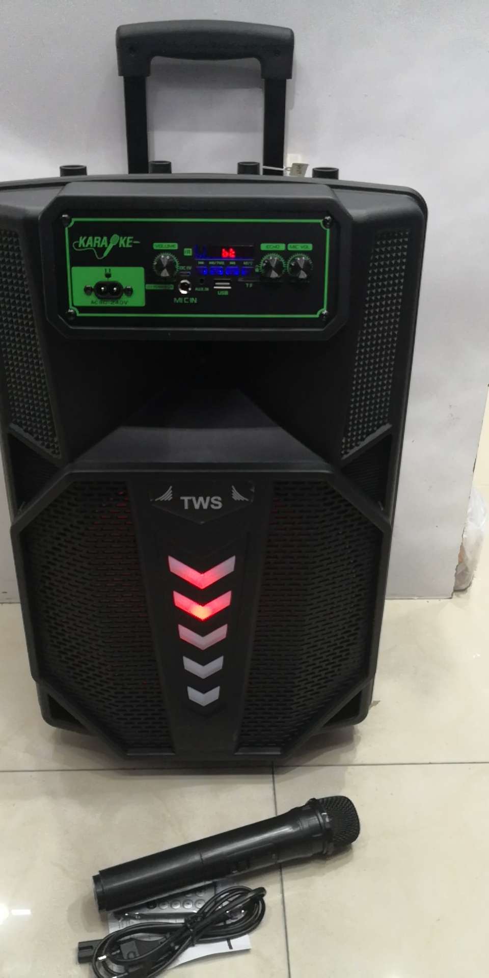 A 12-inch Bluetooth speaker with a pull TAB details Picture