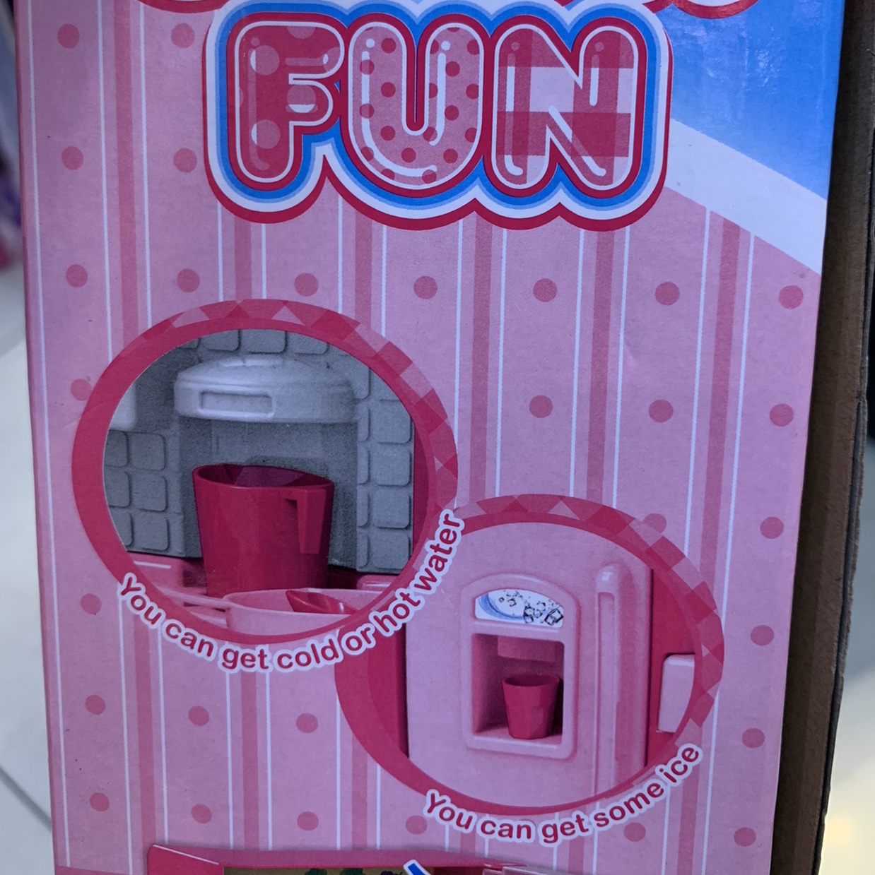 Mini kitchen house play toys, light and music assembly puzzle toys, festival princess gifts Specification image