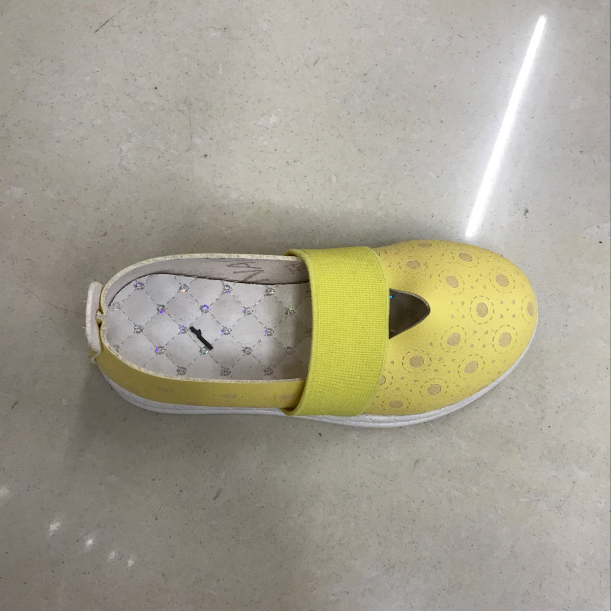 童运动鞋