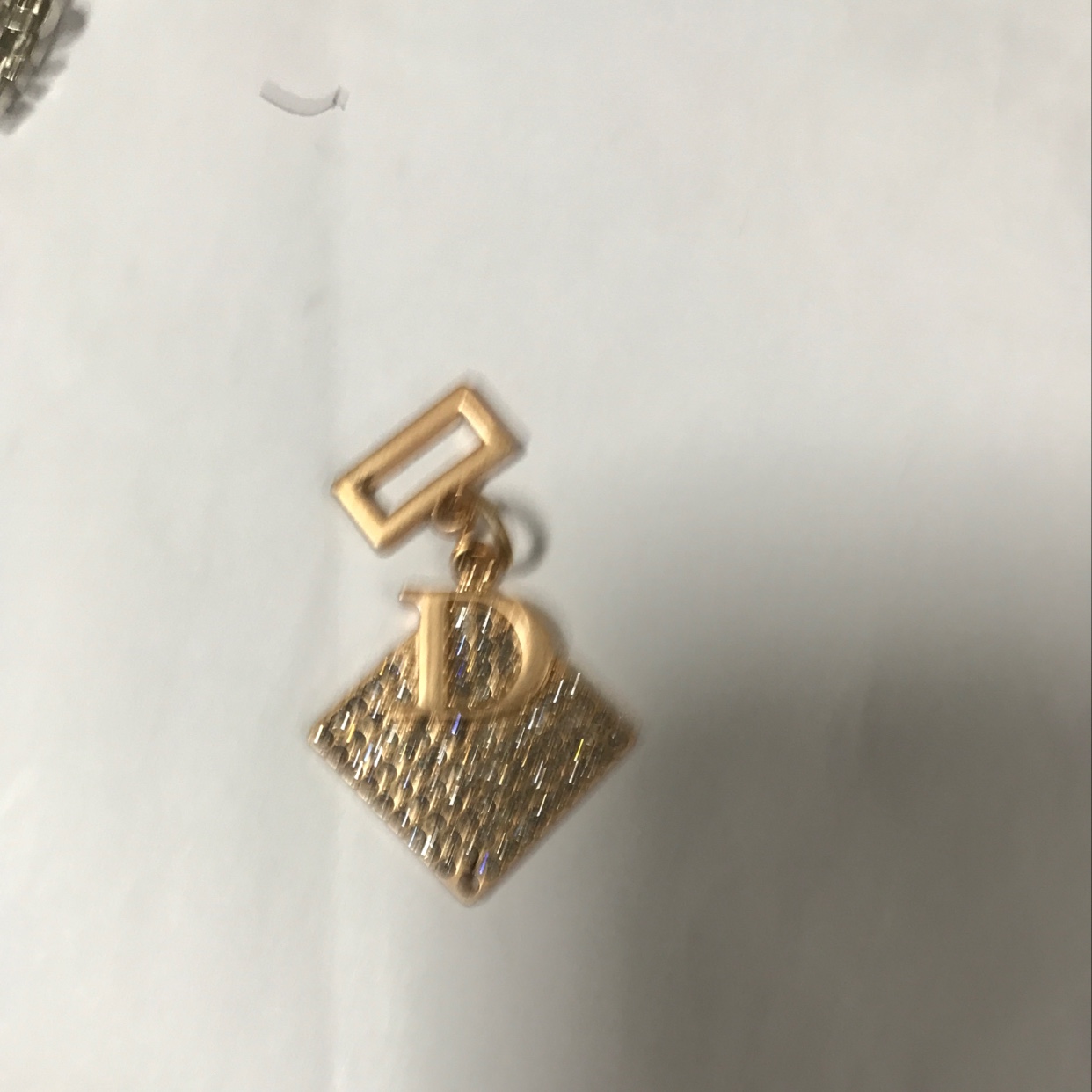 Block Pendant details Picture