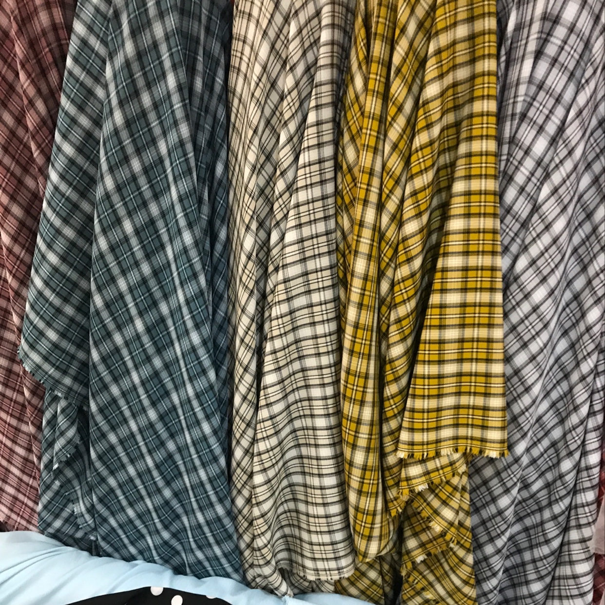 色织格子布适用于制作衣服裙子及工艺品款式新颖产品图