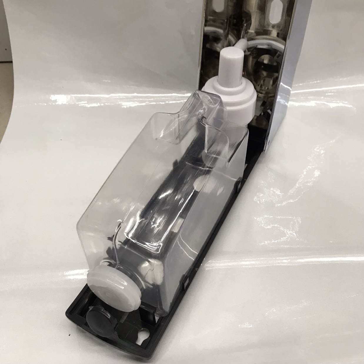 The latest manual press soap dispenser Item Picture