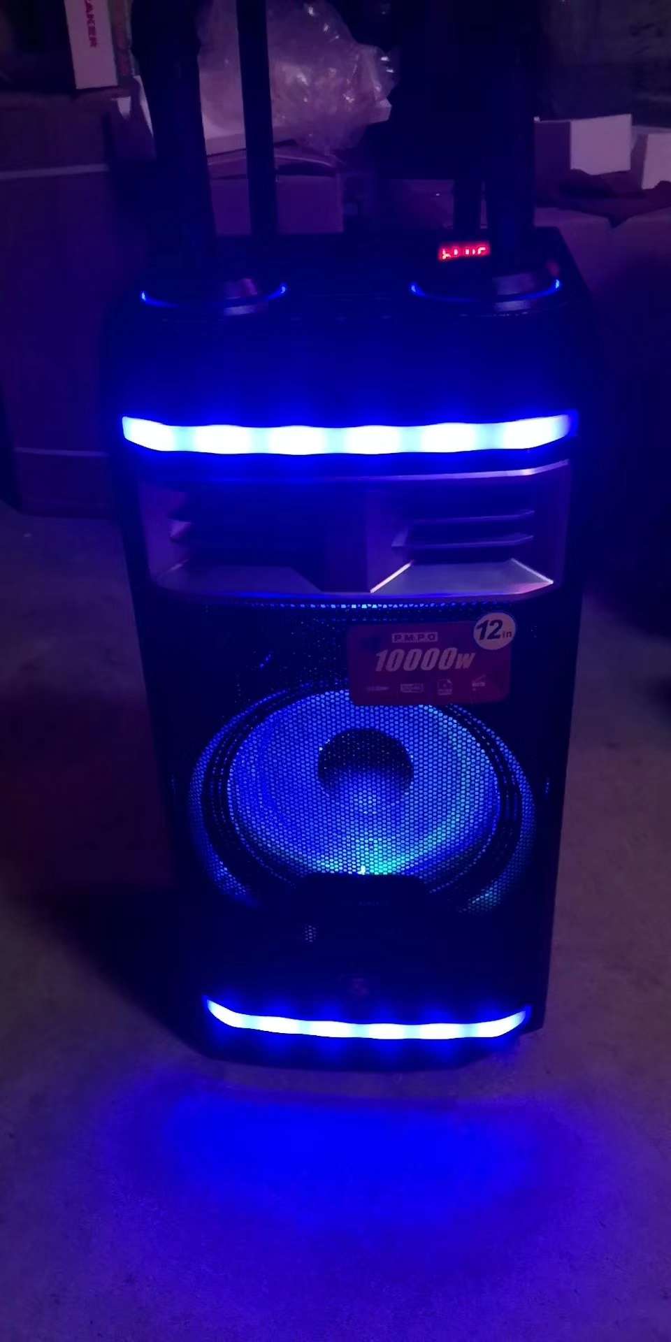 A large speaker with a pull rod Specification image