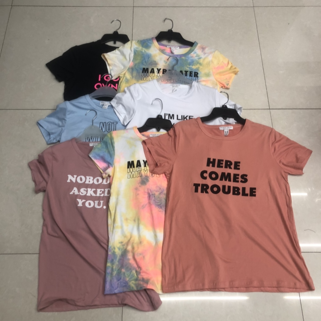 女士短T，印花、单色和带字母均有细节图