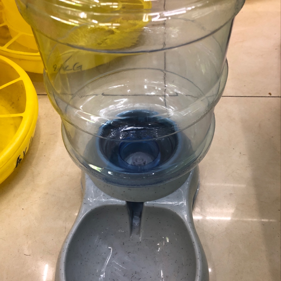 宠物饮水器饮水器产品图