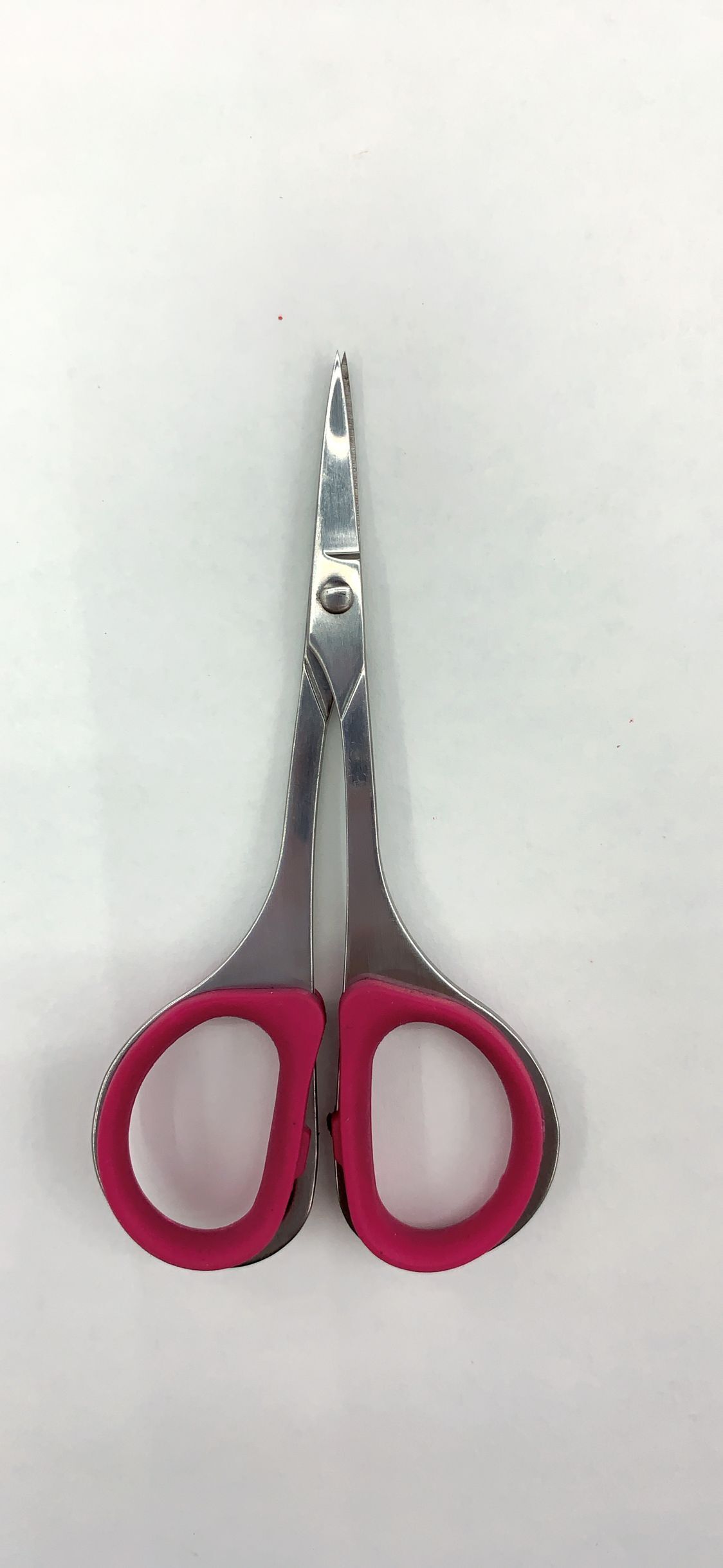 Eyebrow trimming scissors