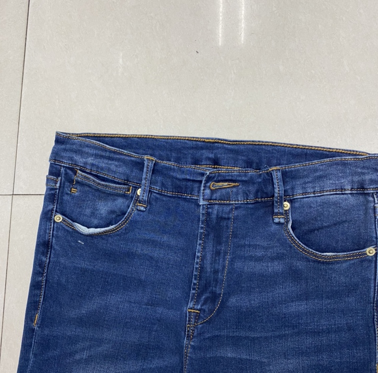 女式牛仔裤实物图