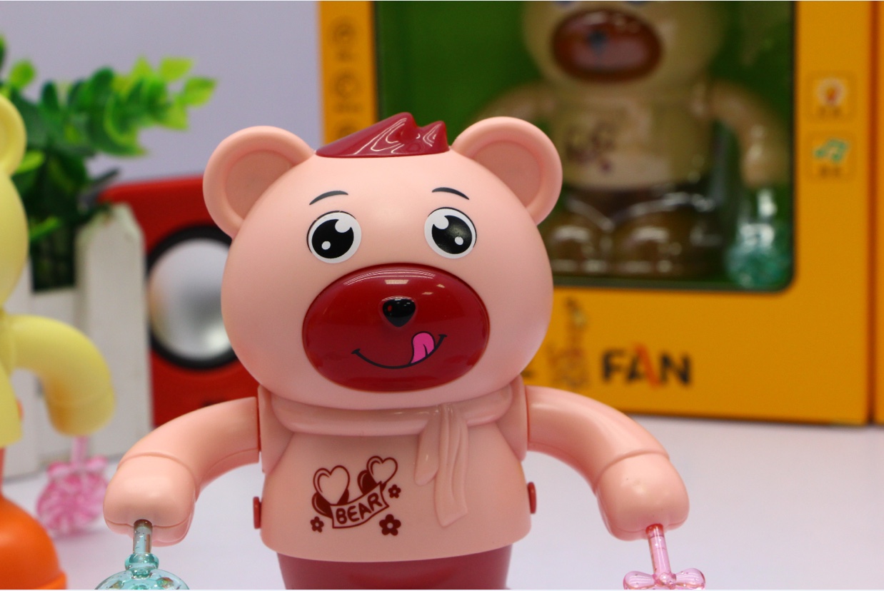 Electric voice-controlled tipping bear Application Scenario