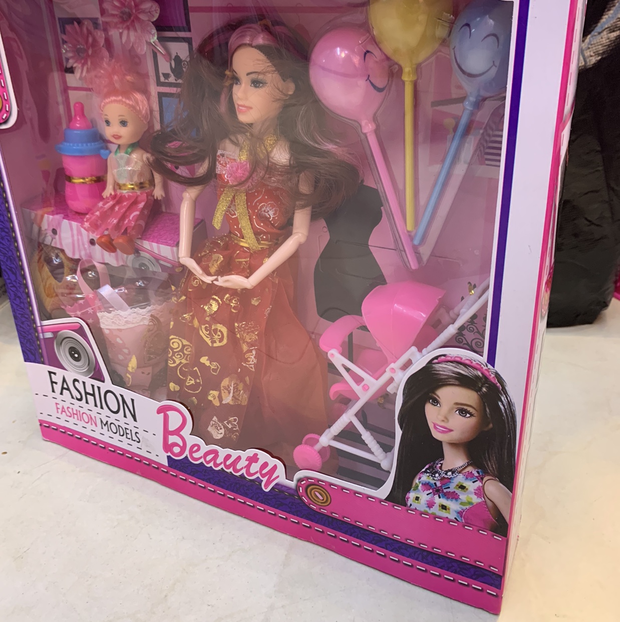 Fashionable Barbie doll, exquisite doll, joint activity and dress-up Barbie doll details Picture