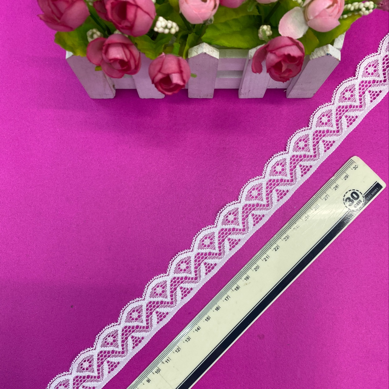 LE0886 (2.8CM width) Lace trim, elastic trim, non-elastic trim, eyelash trim, lace fabric, clothing accessories, new style trim Specification image