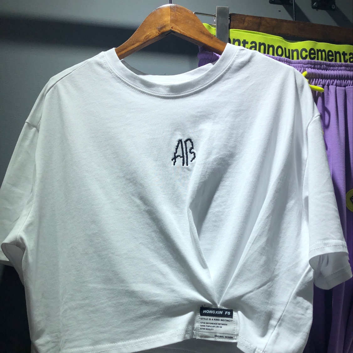 Korean version of loose crew neck short sleeve T-shirt example