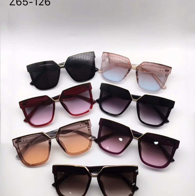 Fashion sunglasses thumbnail