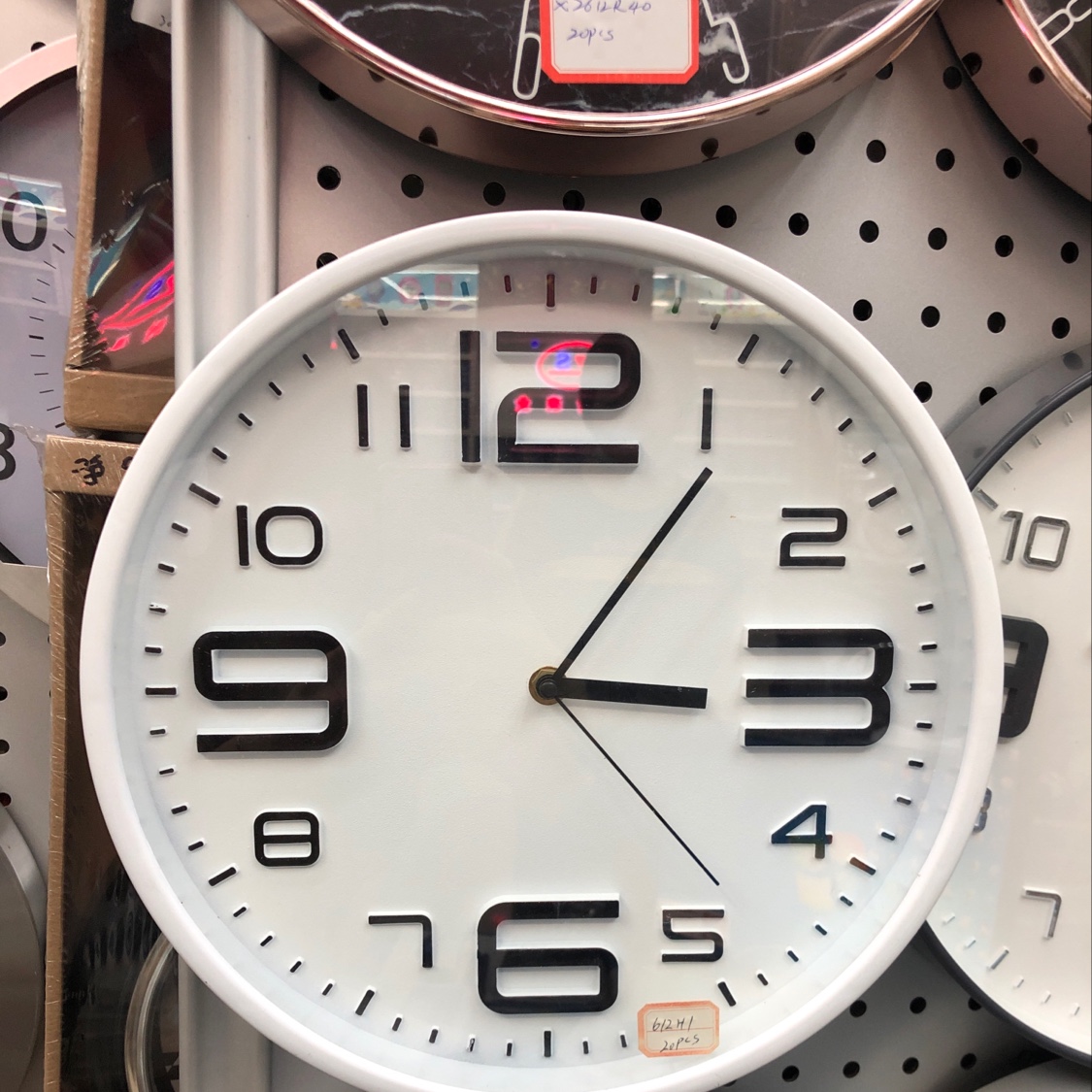 Wall clock 612H1