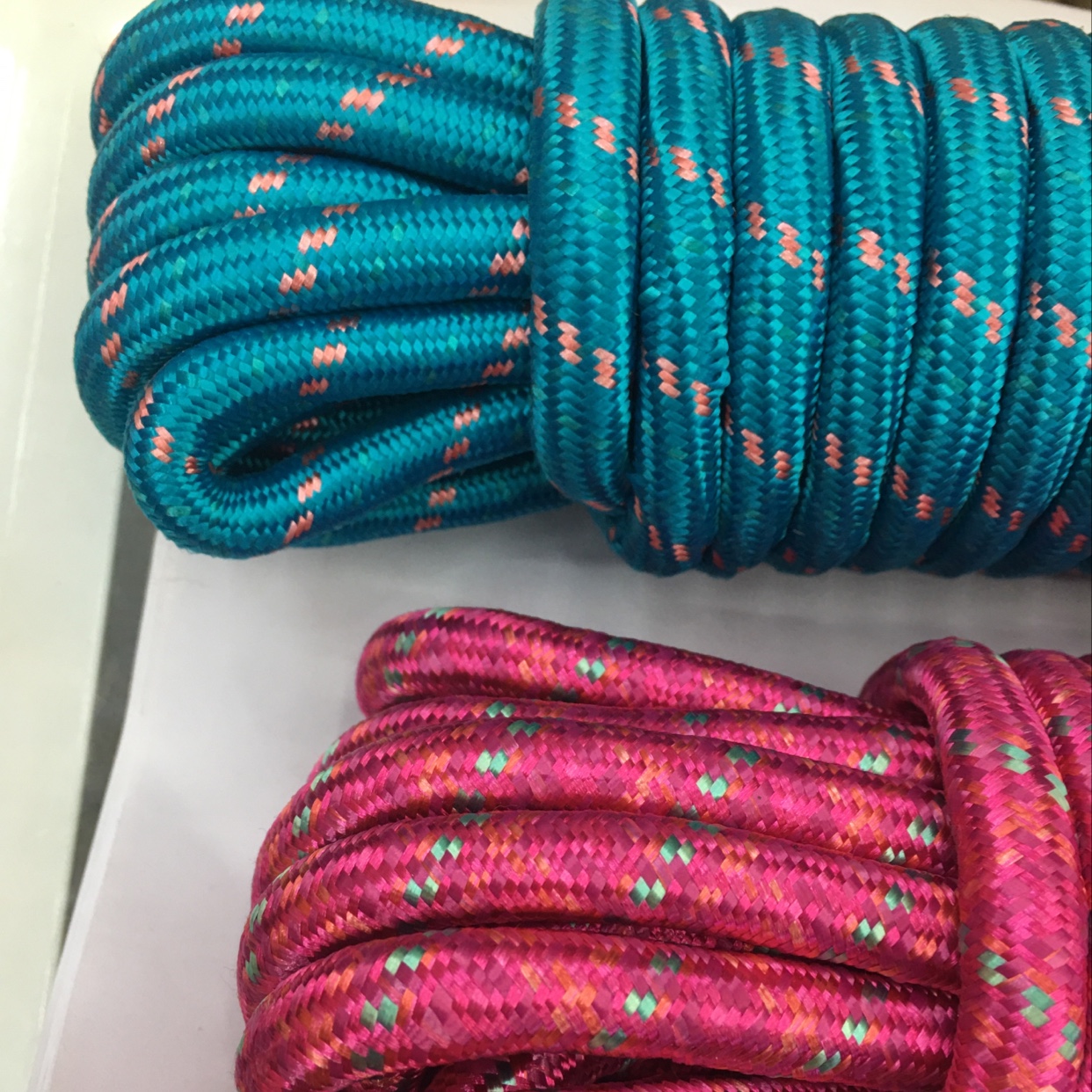 攀岩绳/逃生绳户外/尼龙绳/碳纤维绳/绳子细节图