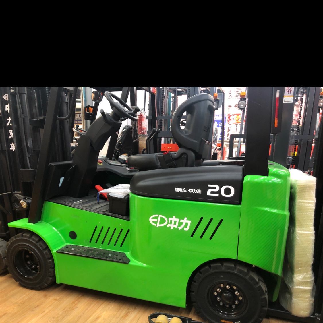 Zhongli brand lithium battery balanced heavy forklift honest operation fair price cost-effective thumbnail