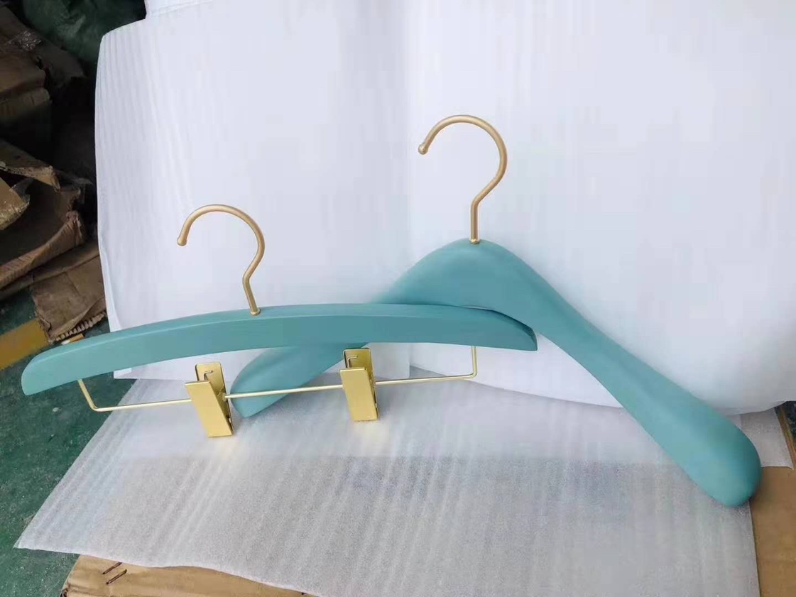 Women's clothes hanger clothing store special clothing support son non-slippery wood pants clip-on pants shelf lacquer-wood hanger custom logo full figure