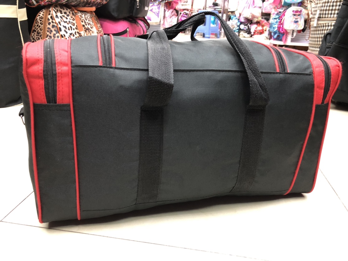 黑红旅行包背包枕头包白底实物图