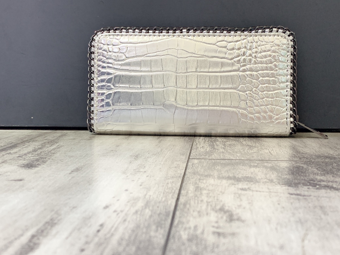 金属鳄鱼纹链条钱包产品图