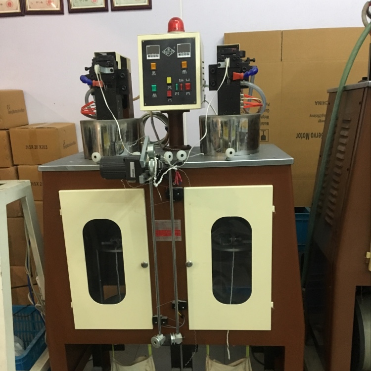 Zipper forming machine thumbnail