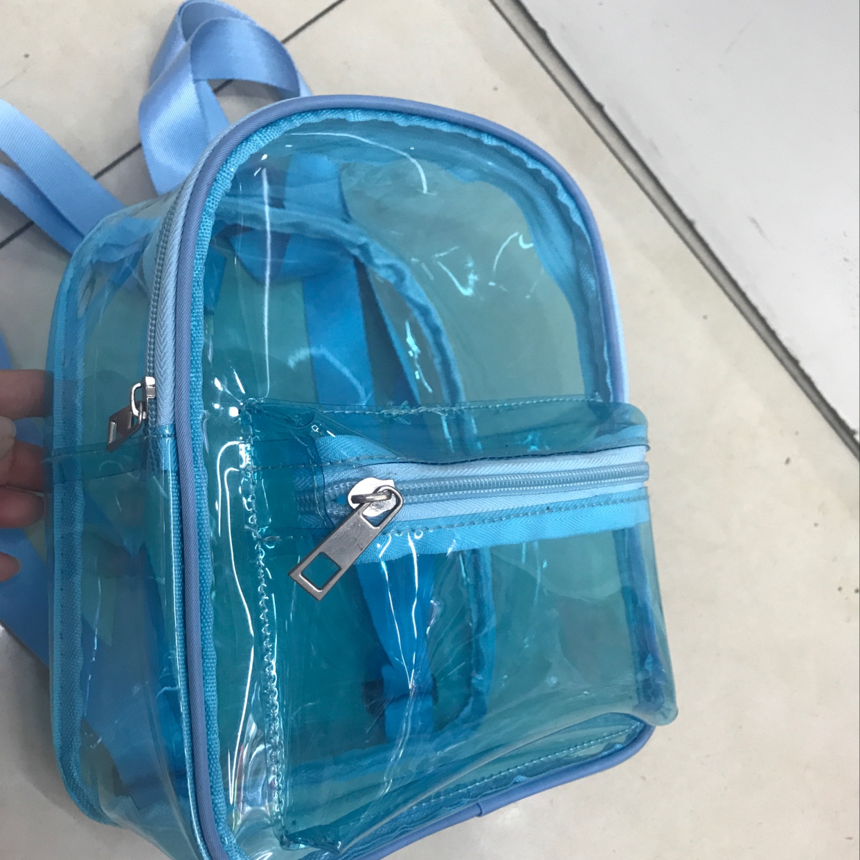 Colored transparent PVC backpack and backpack Application Scenario