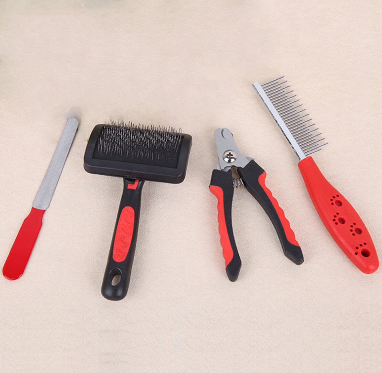 Fengpei Pet Supplies, Dog Grooming Four-piece Set, comb, brush, nail clipper, file, cleaning set, Factory direct sales Application Scenario