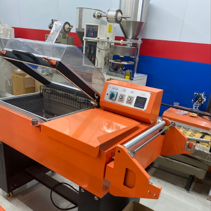 Fully automatic two-in-one shrink packaging machine details Picture