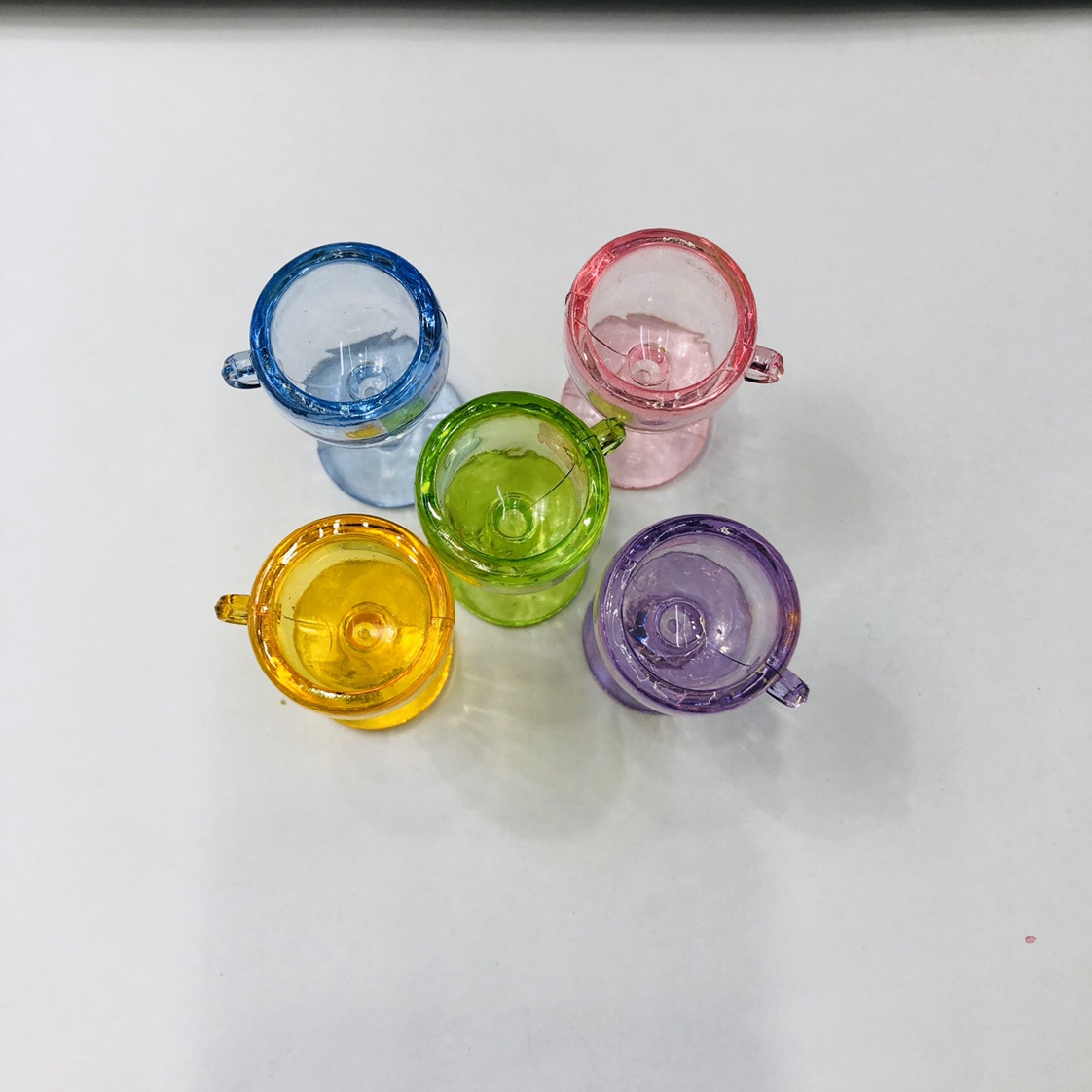 Manufacturers direct acrylic glass doll machine toy 43*27mm